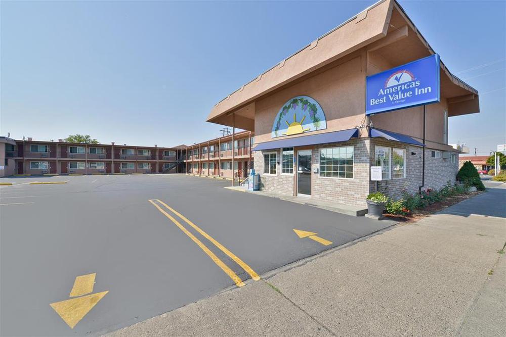 Americas Best Value Inn Hazlehurst Екстериор снимка